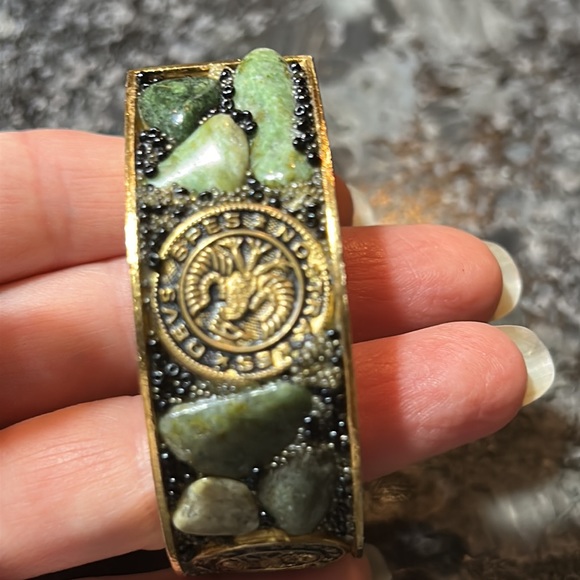 VINTAGE RETRO "NORMAN
DELUXE" JEWELED BEADED SWISS
BRACELET WATCH - Picture 8 of 8